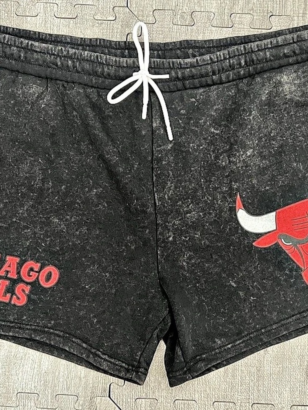 NBA Chicago Bulls Mineral Wash Graphic Fleece Shorts Black & Red 2XL